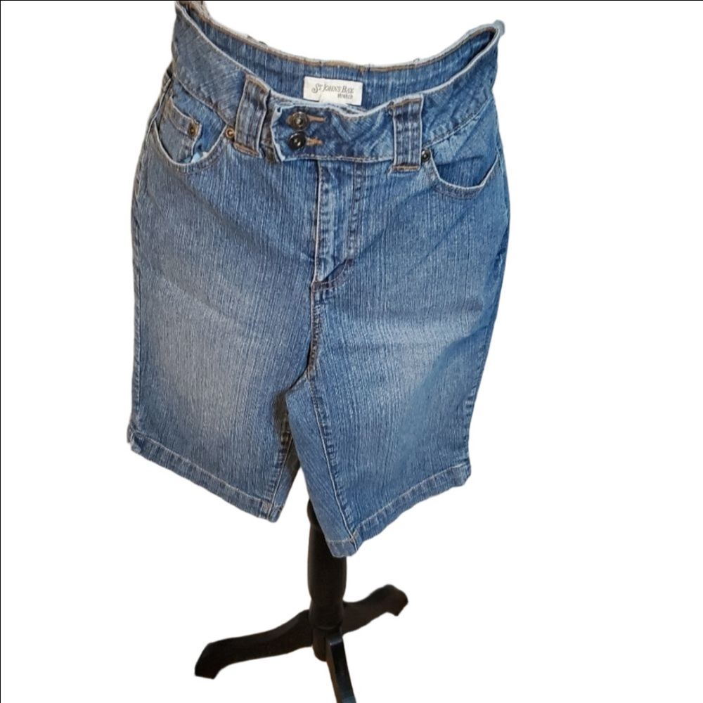 St Johns Bay Stretch Jean Bermuda Shorts Dark Wash Size 4